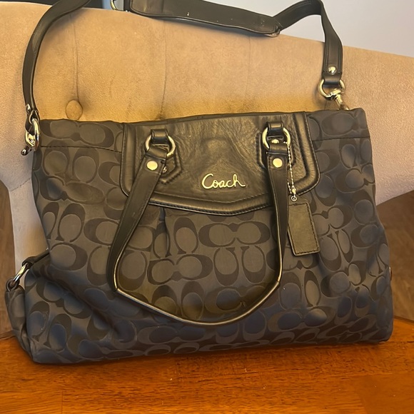 Coach monogram Shoulder Bag - Picture 1 of 12